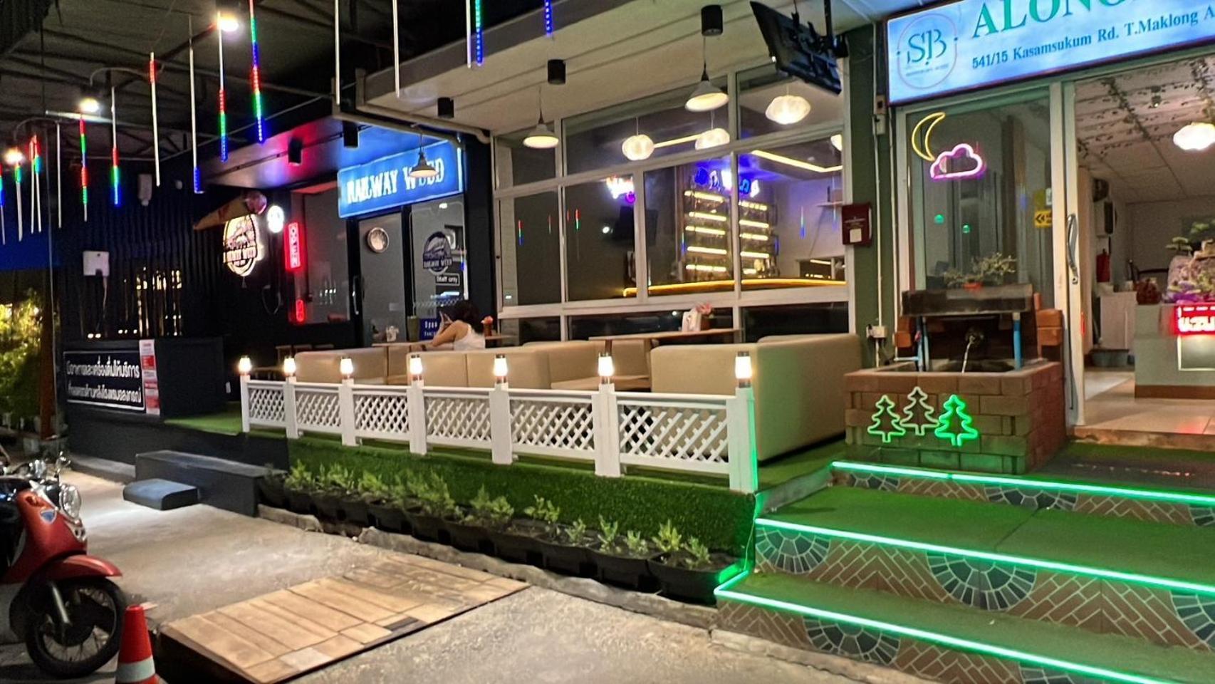 Alongkorn Hotel By Sb Samut Songkhram Eksteriør billede