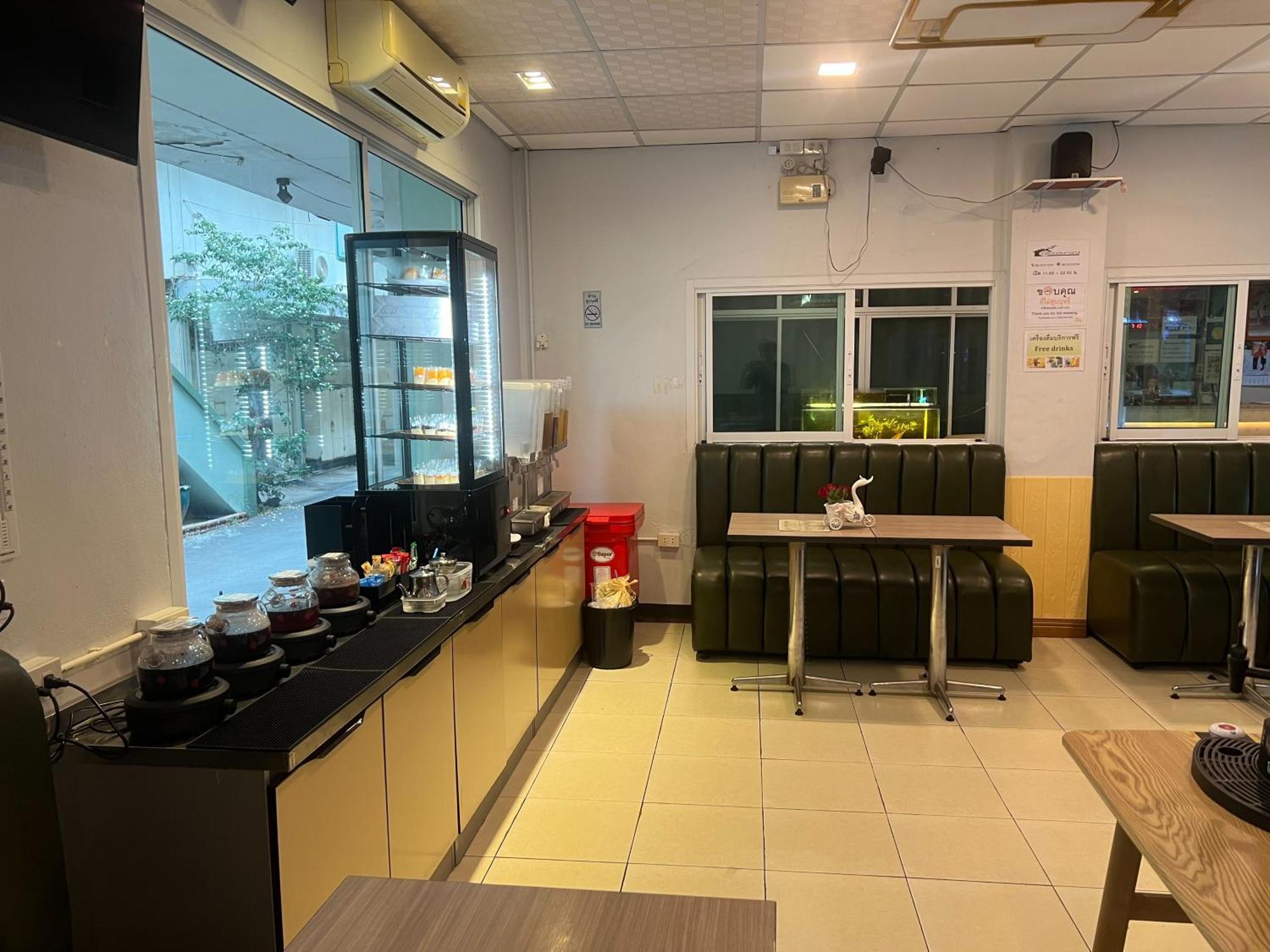 Alongkorn Hotel By Sb Samut Songkhram Eksteriør billede